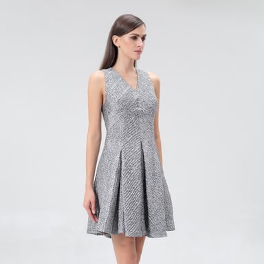 Silbernes Jacquard-Kleid in figurbetonter Passform