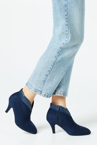 Ashleigh Soft Pointed Shoe Boots