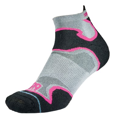 1000 Mile - Damen Fusion Knöchelsocken aus Repreve mit Anti-Blasen-Polster - Silber / Pink