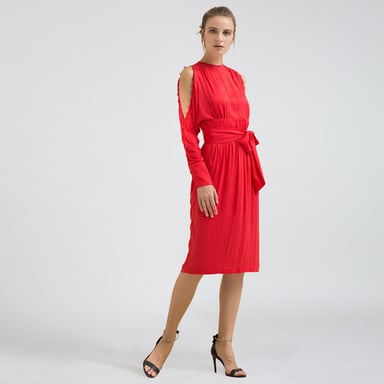 Kleid mit kalten Schultern und Fledermausärmeln