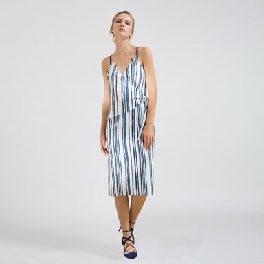 Kleid mit Streifenmuster und Wickeleffekt