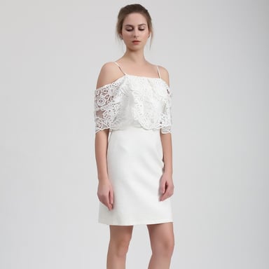 Schulterfreies Bardot-Minikleid mit Spitzenbesatz
