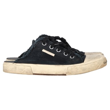 Balenciaga Paris Distressed Open-Back Sneakers aus schwarzer Baumwolle