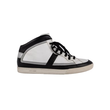 Schwarz-weiße Sneaker – 10er