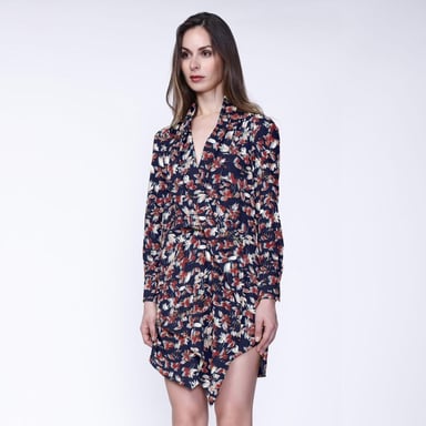 Kurzes Kleid mit Drapierungseffekt und Blätterdruck