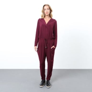 Langer sportlicher Overall mit Kapuze