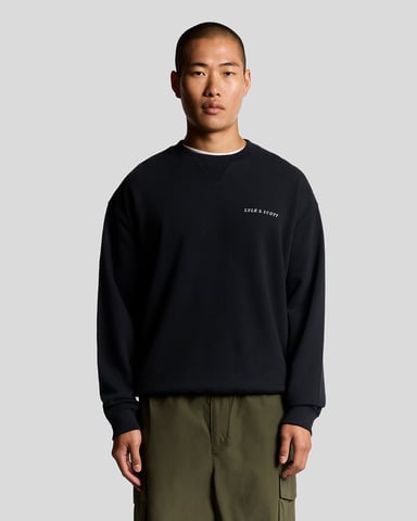 Lyle & Scott – Fleece-Sweatshirt mit Brushback-Schriftzug – Marineblau