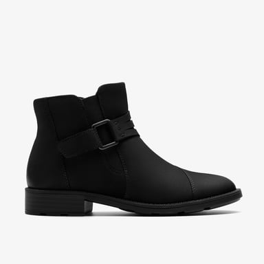 Adalynn Faye Schwarze Nubukstiefel
