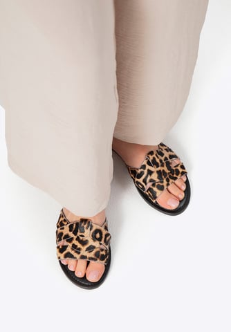 Wittchen Damen-Flip-Flops aus Leder mit Tiermuster, Schwarz und Braun, Naturleder