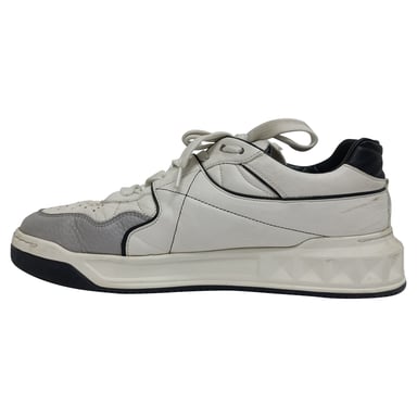 Valentino Garavani One Stud Low-Top Sneakers aus weißem Lammleder