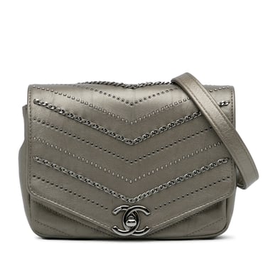 Chanel Umhängetasche mit Metalkettendetails