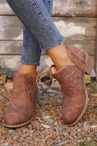 Ausschnitt-Stiefeletten
