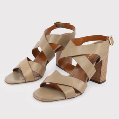 Kreuzriemen Leder Sandalen Modell Beige