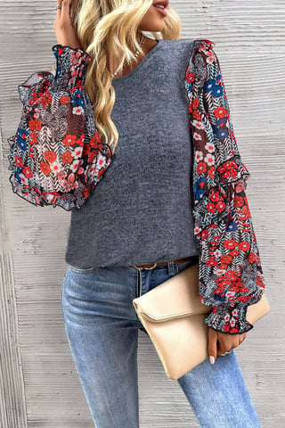 Blaue Rüschenschicht-Bluse mit floralem Ärmel und Rundhalsausschnitt