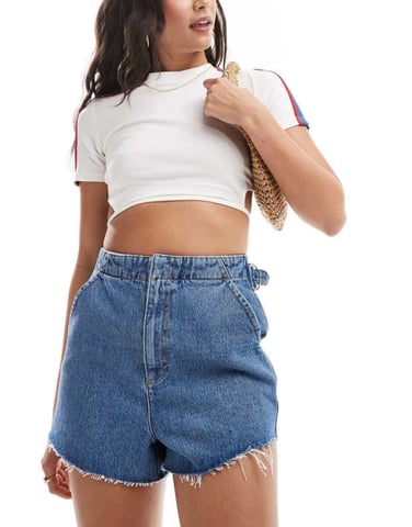 ASOS DESIGN denim mikroshorts med dragsko i midwash blå
