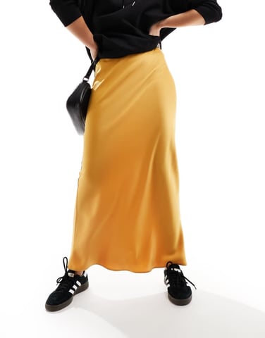 ASOS DESIGN satin maxi kjol med snedskärning i senap