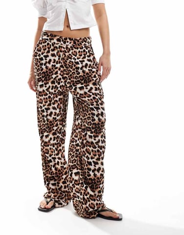 Vero Moda vida byxor i leopardmönster