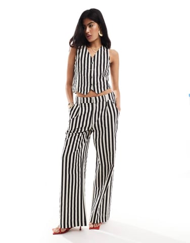 ASOS DESIGN avslappnade raka byxor med linnekooord i monostrip
