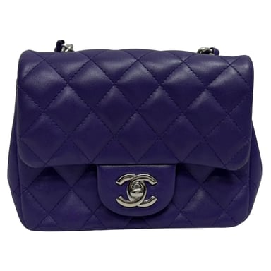 Chanel Mini Classic Square Flap Schultertasche aus lila Lammleder