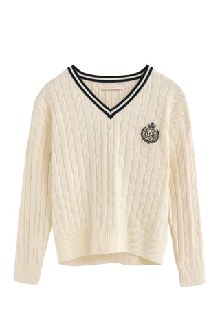 Pullover ecru mit Zopfmuster, V-Ausschnitt und maritimem Polo Club-Patch