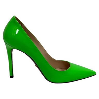 Prada Pumps mit spitzer Zehenpartie aus grünem Lackleder