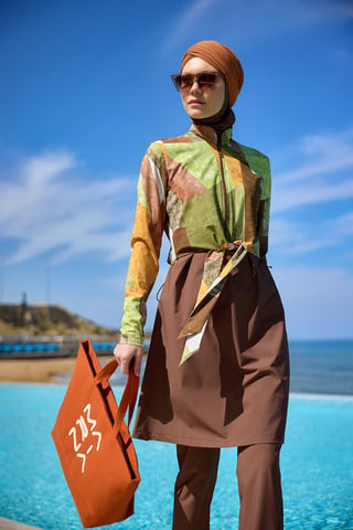 Braunes Burkini-Set mit vollständiger Abdeckung und schlichter Bademode