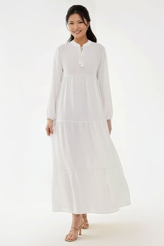 Texturiertes Maxi-Kleid mit Rundhalsausschnitt und Knöpfen