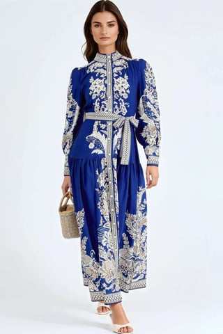 Maxi-Kleid mit Mao-Kragen und Gürtel