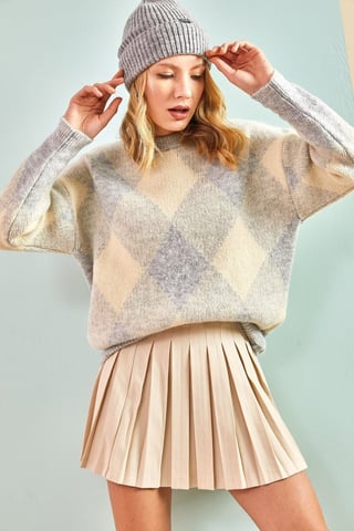 Geometrischer Ripp-Pullover mit Rundhalsausschnitt