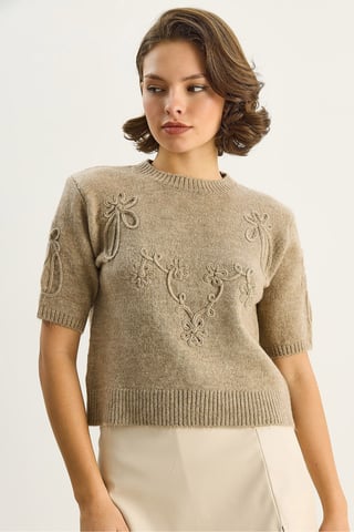 Bestickter Rundhalsausschnitt-Strickpullover