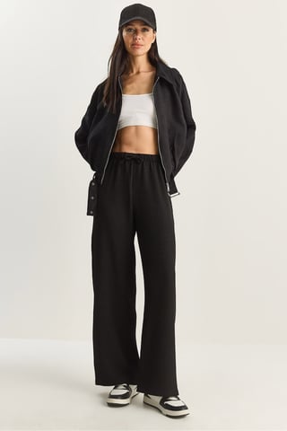 Hoch taillierte weit geschnittene Hose