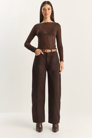 Weite Jeans mit Gürtel