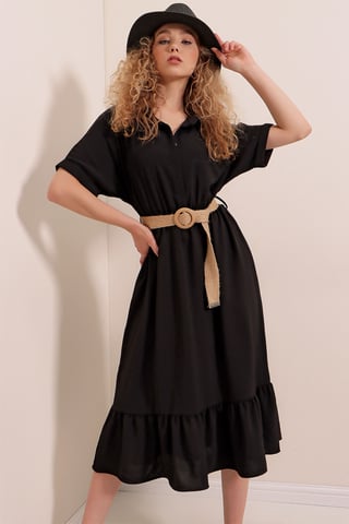 Texturiertes Midikleid mit Gürtel und Hemdkragen
