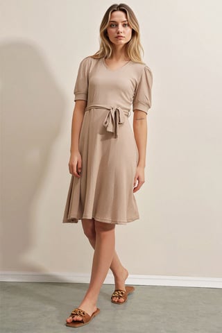 Strukturiertes V-Ausschnitt Midi-Strickkleid mit Schleife