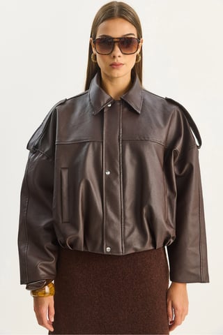 Übergroße Kunstleder-Crop-Jacke mit Reißverschluss