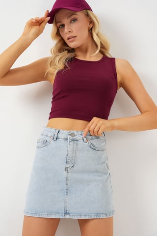 Slim-Fit Mini-Denimrock mit Knopfverschluss
