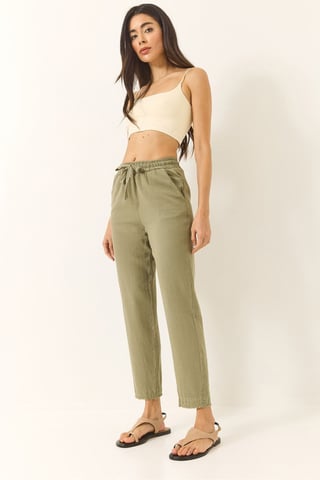 Knöchellange Skinny-Hosen mit Taschen