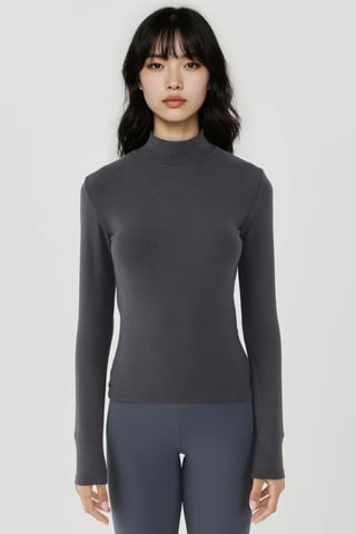 Ultraweiches Slim Fit Strick-Turtleneck-Oberteil