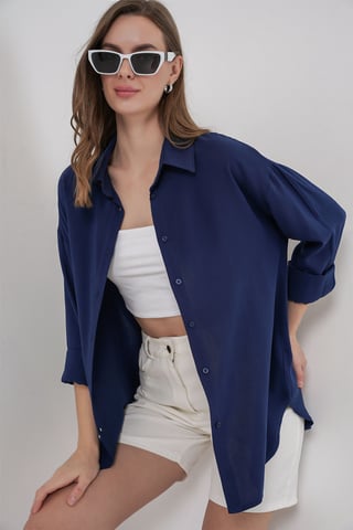 Klassisches Button-Up Hemd