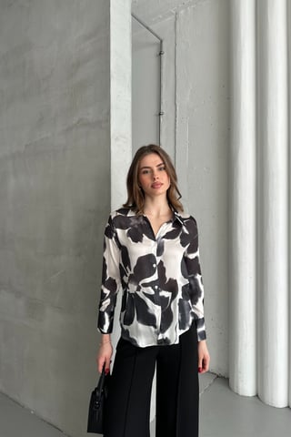MyFashion Strukturiertes Hemd mit abstraktem Print und Knopfleiste - Schwarz