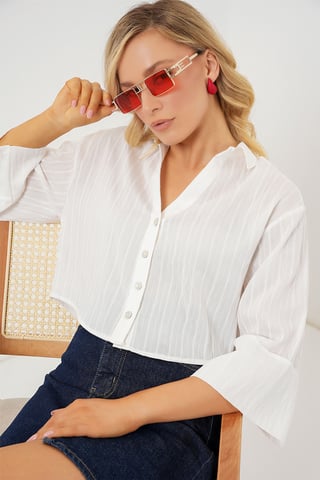 Übergroßes gestreiftes cropped Shirt mit Knopfverschluss