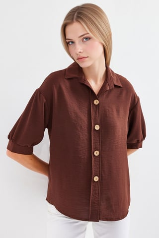 Übergroßes Crepe-Shirt mit Knopfverschluss