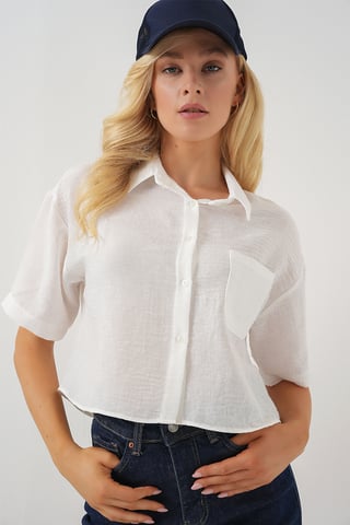 Texturiertes Crop-Shirt mit Tasche