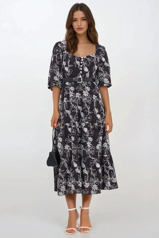 Besticktes Sweetheart-Ausschnitt Tiered-Maxikleid mit Puffärmeln