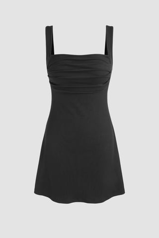 Gerüschtes Mini-Kleid mit Quadrat-Ausschnitt