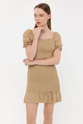 Geripptes, rüschengeschnittenes Mini-Kleid mit Quadrat-Ausschnitt und Ballonärmeln
