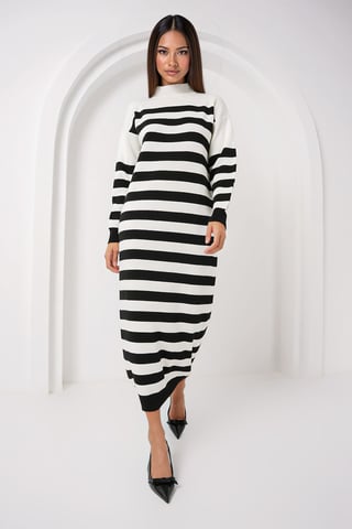 Gestreiftes Rollkragen Strickkleid