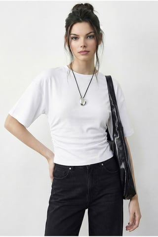 Regulär geschnittenes Rundhals-T-Shirt