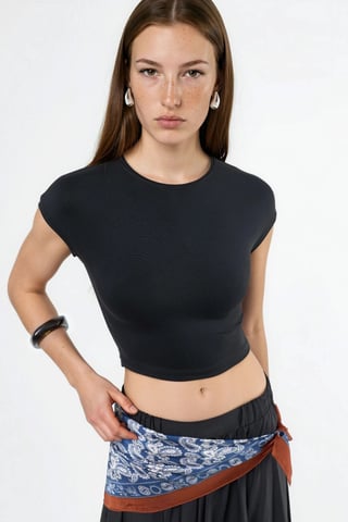 Busem Rundhals Crop-T-Shirt, einfarbig - Schwarz