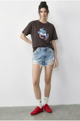 Besticktes Rundhals-T-Shirt